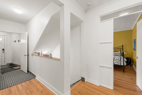 Mud Room - 5994 Rue Dolbeau, Montréal (Côte-Des-Neiges/Notre-Dame-De-Grâce), QC - Indoor Photo Showing Other Room
