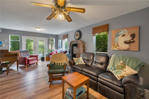 420 Goodwin Rd, Campbell River, BC 