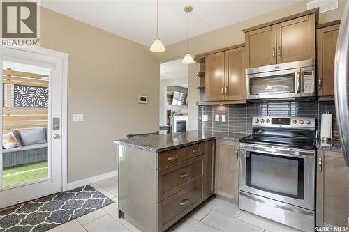 416 Golden Willow Way, Warman, SK - Indoor Photo Showing Kitchen