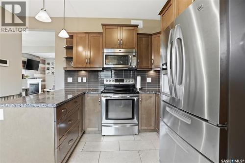 416 Golden Willow Way, Warman, SK - Indoor Photo Showing Kitchen With Upgraded Kitchen