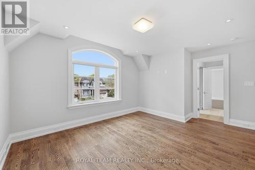 130 Elmwood Avenue, Richmond Hill, ON - Indoor Photo Showing Other Room