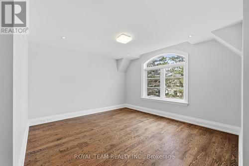 130 Elmwood Avenue, Richmond Hill, ON - Indoor Photo Showing Other Room