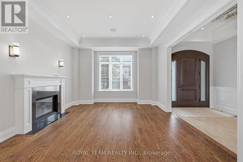 130 Elmwood Avenue, Richmond Hill, ON - Indoor With Fireplace