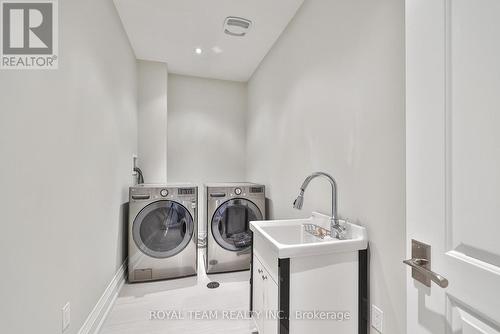 130 Elmwood Avenue, Richmond Hill, ON - Indoor Photo Showing Laundry Room