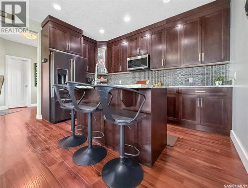137 Valley Park Place, Swift Current, SK - Indoor Photo Showing Kitchen With Upgraded Kitchen