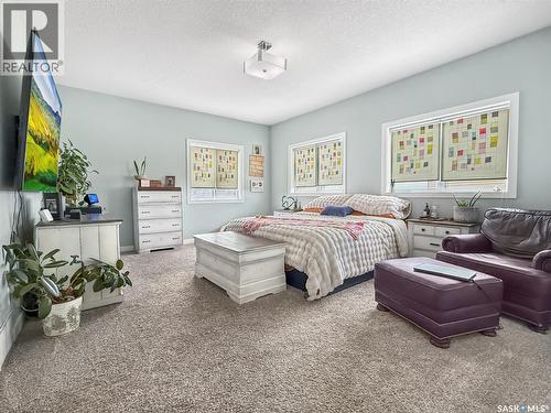 137 Valley Park Place, Swift Current, SK - Indoor Photo Showing Bedroom