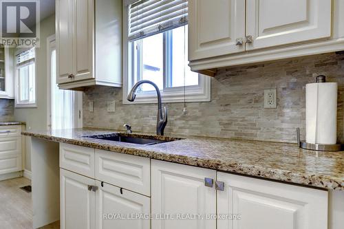 7113 Tamar Road, Mississauga, ON - Indoor Photo Showing Kitchen With Double Sink With Upgraded Kitchen