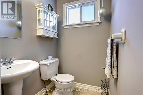 7113 Tamar Road, Mississauga, ON - Indoor Photo Showing Bathroom