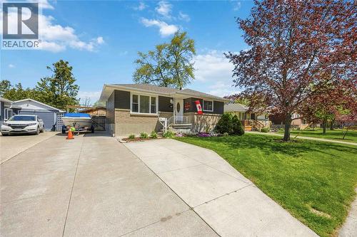 247 BESSBOROUGH DRIVE  Sarnia, ON N7S 1H4