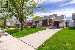525 EAST 16TH Street  Hamilton, ON L9A 4L2