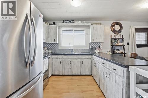 608 Aurora Street, Saskatchewan Beach, SK - Indoor Photo Showing Kitchen