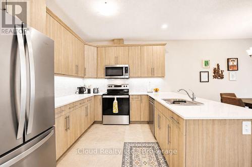 40 - 745 Chelton Road, London South, ON - Indoor Photo Showing Kitchen