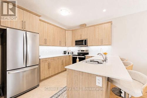 40 - 745 Chelton Road, London South, ON - Indoor Photo Showing Kitchen