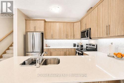 40 - 745 Chelton Road, London South, ON - Indoor Photo Showing Kitchen With Double Sink With Upgraded Kitchen