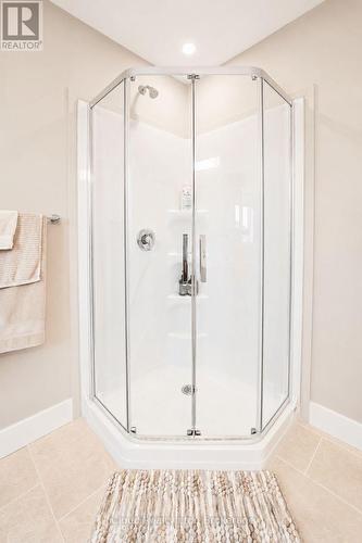 40 - 745 Chelton Road, London South, ON - Indoor Photo Showing Bathroom