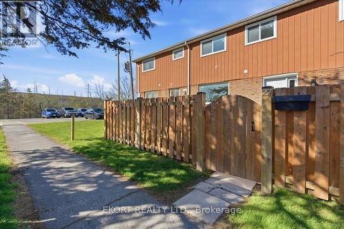 27 - 17 TRACEY PARK DRIVE  Belleville (Belleville Ward), ON K8P 4R4