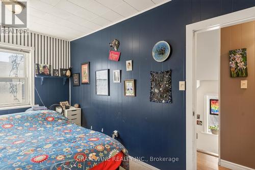 388 Berkley Avenue, Ottawa, ON - Indoor Photo Showing Bedroom