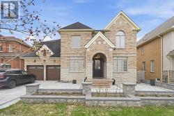 1069 NELLIE LITTLE CRESCENT Newmarket, ON L3X 3E3