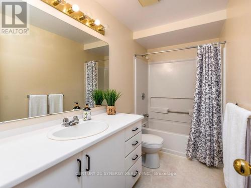 Second level full 4 piece bathroom - 80 - 22C Maple Ridge Crescent, Ottawa, ON - Indoor Photo Showing Bathroom