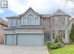 25 BOWAN COURT Toronto, ON M2K 3A8