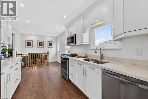 2471 Malcolm Crescent, Burlington, ON - Indoor Photo Showing Kitchen With Double Sink With Upgraded Kitchen