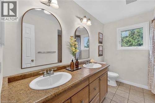 2471 Malcolm Crescent, Burlington, ON - Indoor Photo Showing Bathroom