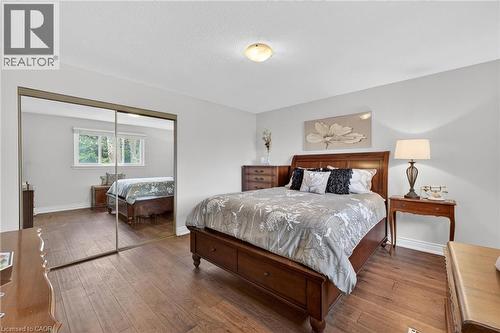 2471 Malcolm Crescent, Burlington, ON - Indoor Photo Showing Bedroom