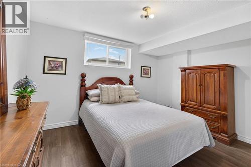 2471 Malcolm Crescent, Burlington, ON - Indoor Photo Showing Bedroom