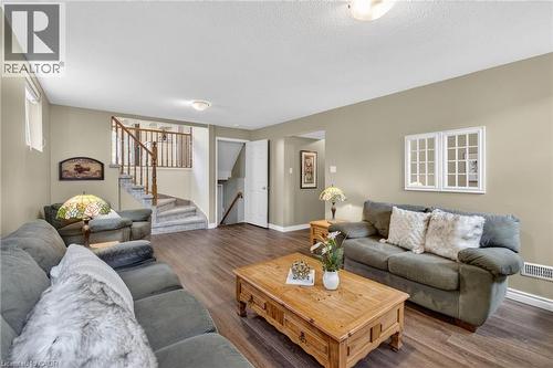 2471 Malcolm Crescent, Burlington, ON - Indoor Photo Showing Living Room