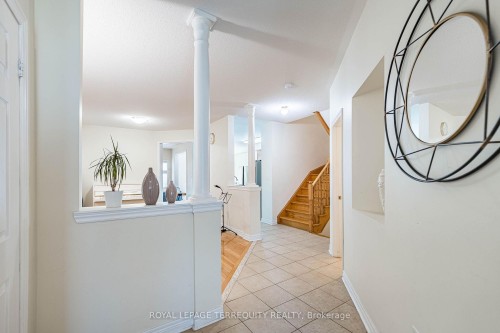 3926 Candlelight Drive, Mississauga, ON - Indoor Photo Showing Other Room