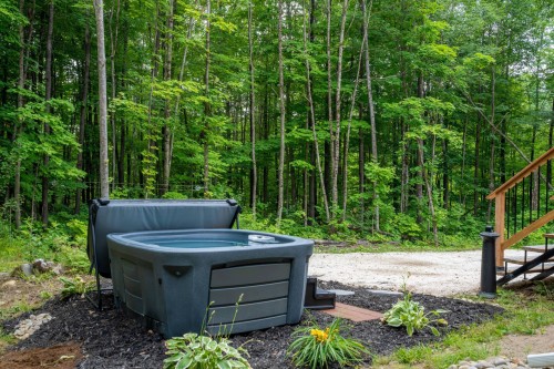 Spa - 232 Ch. Du Pavillon-Kanata, Amherst, QC - Outdoor