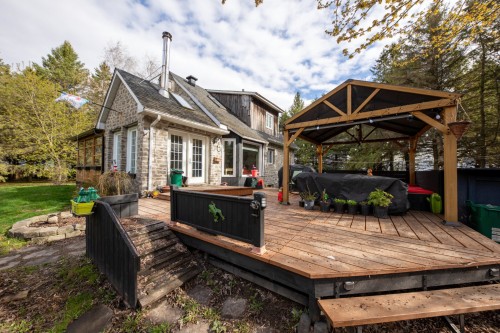 Face arrière - 75 6E Rang, Mont-Saint-Grégoire, QC - Outdoor With Deck Patio Veranda