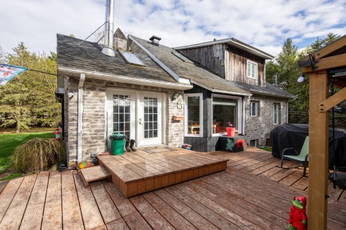 Face arrière - 75 6E Rang, Mont-Saint-Grégoire, QC - Outdoor With Deck Patio Veranda With Exterior