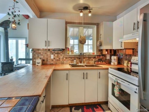 Cuisine - 75 6E Rang, Mont-Saint-Grégoire, QC - Indoor Photo Showing Kitchen With Double Sink