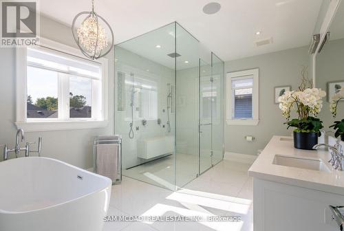 451C Montreal Circle, Hamilton, ON - Indoor Photo Showing Bathroom