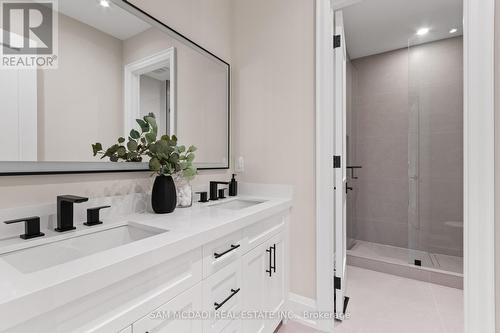451C Montreal Circle, Hamilton, ON - Indoor Photo Showing Bathroom
