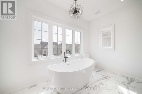 451C Montreal Circle, Hamilton, ON - Indoor Photo Showing Bathroom