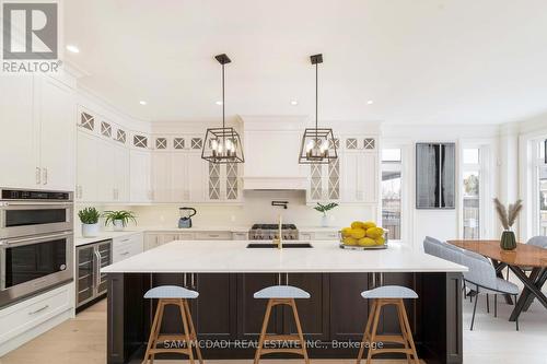 451C Montreal Circle, Hamilton, ON - Indoor Photo Showing Kitchen With Upgraded Kitchen