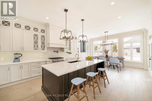 451C Montreal Circle, Hamilton, ON - Indoor Photo Showing Kitchen With Upgraded Kitchen