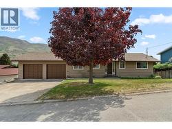 925 SICAMORE Drive Kamloops, BC V2B 8B7