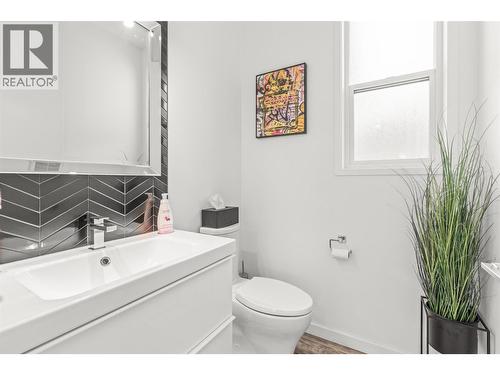 7938 Graystone Drive, Coldstream, BC - Indoor Photo Showing Bathroom