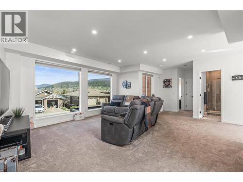 7938 Graystone Drive, Coldstream, BC - Indoor