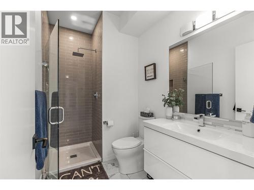 7938 Graystone Drive, Coldstream, BC - Indoor Photo Showing Bathroom