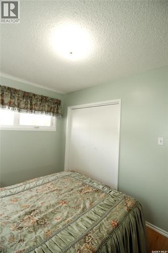 435 3Rd Avenue E, Shaunavon, SK - Indoor Photo Showing Bedroom