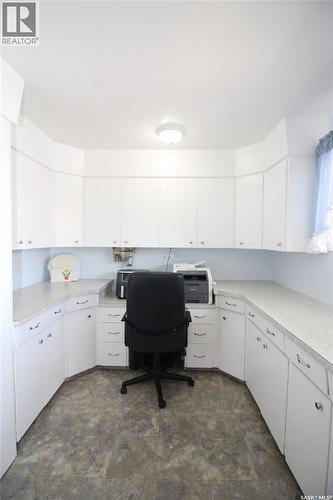 435 3Rd Avenue E, Shaunavon, SK - Indoor