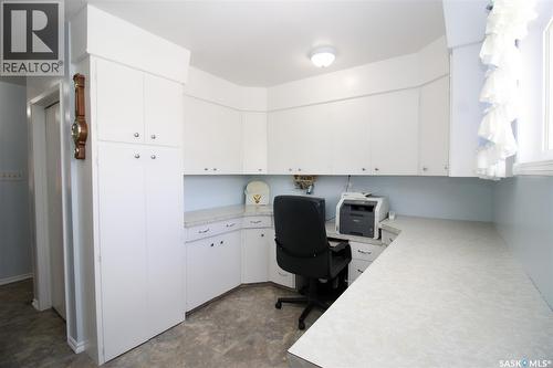 435 3Rd Avenue E, Shaunavon, SK - Indoor Photo Showing Office