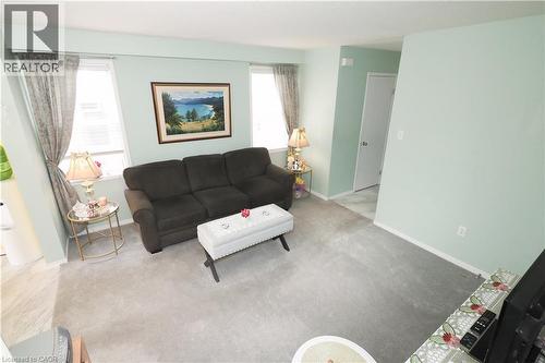 14 Brookfield Crescent, Kitchener, ON - Indoor Photo Showing Living Room