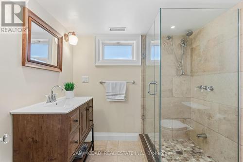 1296 Clarkson Road N, Mississauga, ON - Indoor Photo Showing Bathroom