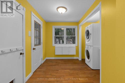 90 Doran Road, Springwater, ON - Indoor Photo Showing Laundry Room