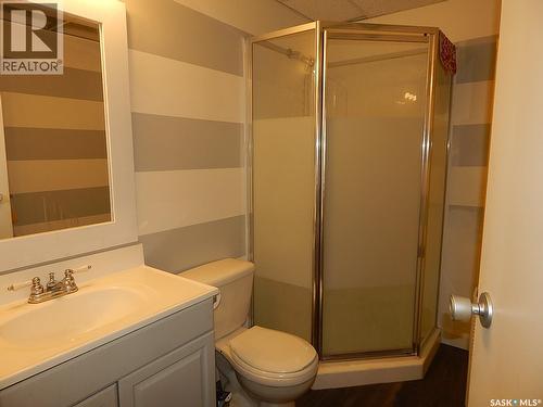 222 Westview Drive, Coronach, SK - Indoor Photo Showing Bathroom